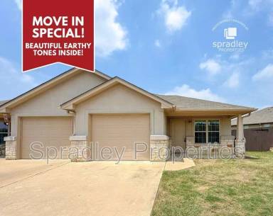 Main picture of 716B E Ridge Blvd