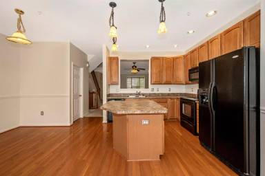 Main picture of 2546 Emerson Dr