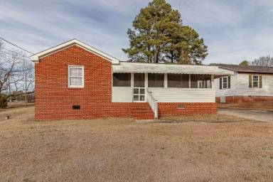 Main picture of 605 Marshall St