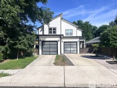 Main picture of 1111 Brookswood Ave