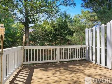 Main picture of 1102 Augusta Dr SE