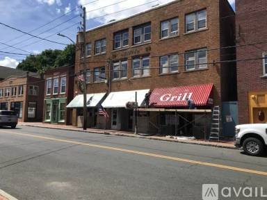 Main picture of 81 Main St