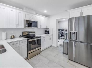 Main picture of 4104 W Marietta St