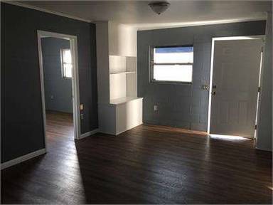Main picture of 303 N Duck St