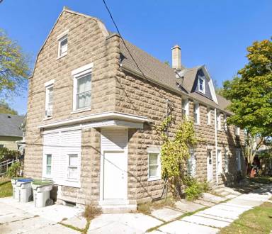 Main picture of 2875 S 15th St