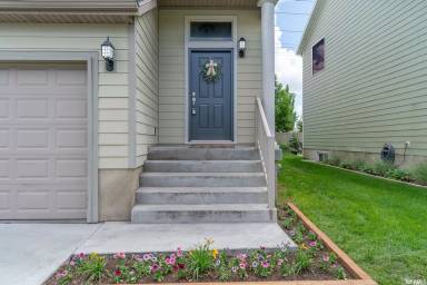 Main picture of 2123 W Sego St