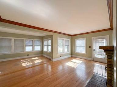 Main picture of 525 W Van Buren Ave