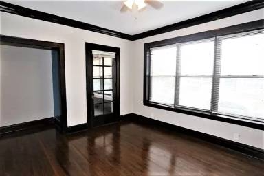 Main picture of 3825 N Drake Ave
