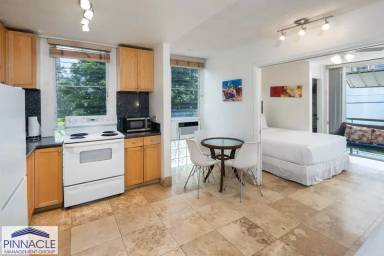 Main picture of 240 Liliuokalani Ave