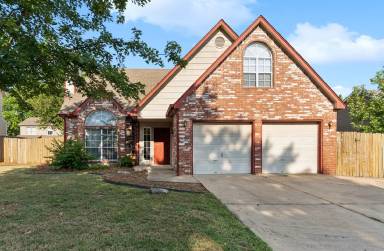 Main picture of 1908 S Gardenia Ave