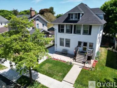 Main picture of 6223 5th Ave