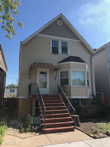 Main picture of 3733 N Sacramento Ave