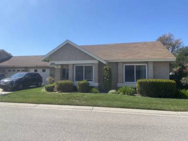 Main picture of 38102 Village 38