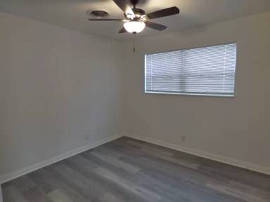 Main picture of 3627 Bowling Ln