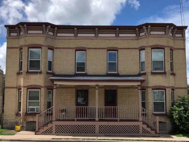 Main picture of 200 S Throop St