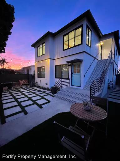Main picture of 13051 Venice Blvd
