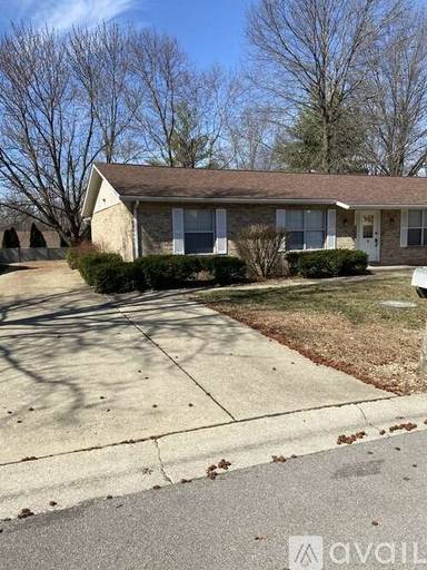 Main picture of 10 Twin Oaks Dr