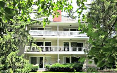 Main picture of 201 Melancthon Ave