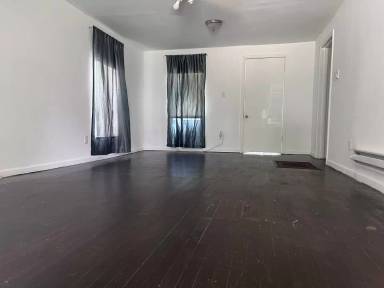 Main picture of 1006 E Thomas St