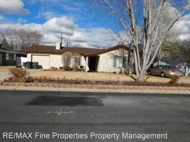Main picture of 710 W Whipple Rd