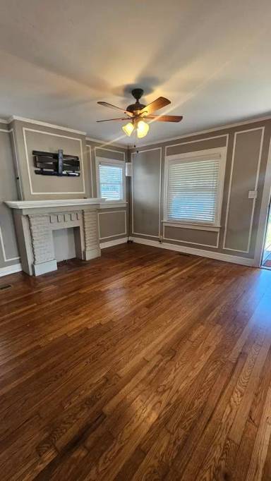 Main picture of 2224 E 19th St