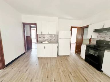 Main picture of 218-222 Laurel St