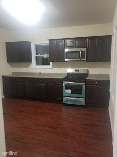 Main picture of 165 Oliver St