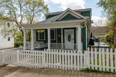 Main picture of 399 Bass St SE