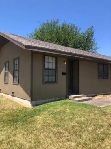 Main picture of 1521 N Clay Ave