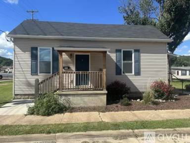 Main picture of 203 E Central St