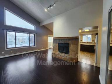 Main picture of 1810 Congress Cir