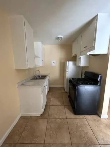 Main picture of 1545 W 19th St