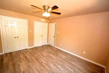 Main picture of 3215 Clarksville St