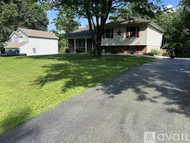 Main picture of 137 White Pine Cir