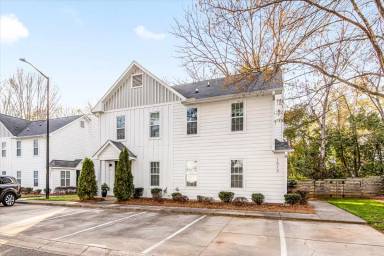 Main picture of 1513 Briar Creek Rd