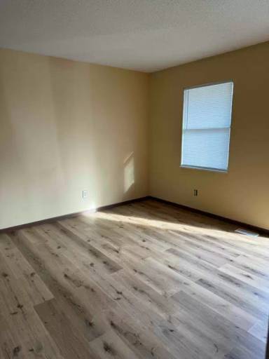 Main picture of 8701 N Raintree Ct