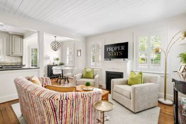 Main picture of 84 1/3 King St