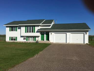 Main picture of 420 Marc St