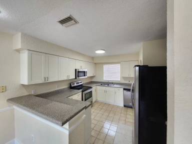Main picture of 214 Dawn Ct