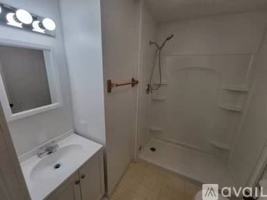 Main picture of 3037 E Elm St