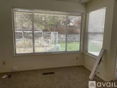 Main picture of 1045 Ambassador Dr