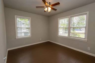 Main picture of 4710 El Paso St