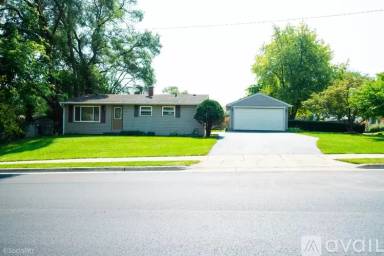 Main picture of 49 Golfview Ln