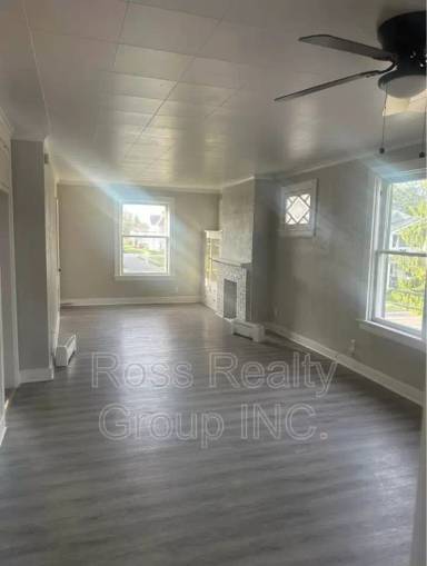 Main picture of 301 Eastern Ave