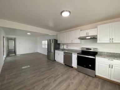 Main picture of 12 Shoreland Dr