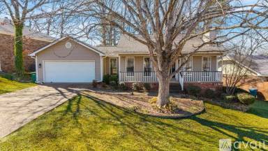 Main picture of 604 Baywood Dr