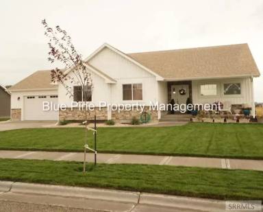Main picture of 715 Vanguard Pl