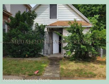 Main picture of 620 E 88th Pl