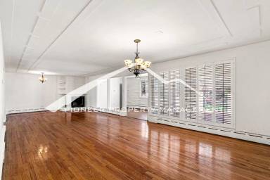 Main picture of 275 Monaco Pkwy