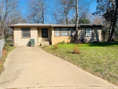 Main picture of 1703 Smith Dr